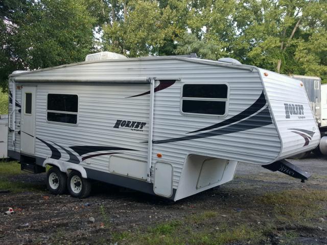 4YDF245266E319689 - 2006 KEYSTONE HORNET WHITE photo 1