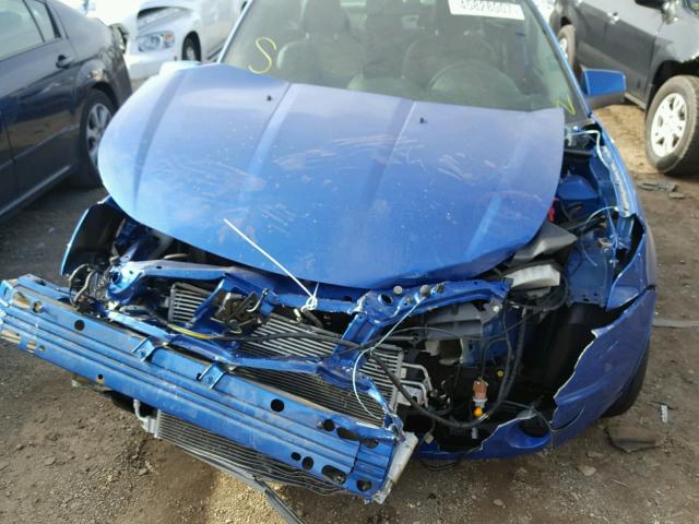 1FAHP3GN0AW214024 - 2010 FORD FOCUS BLUE photo 7