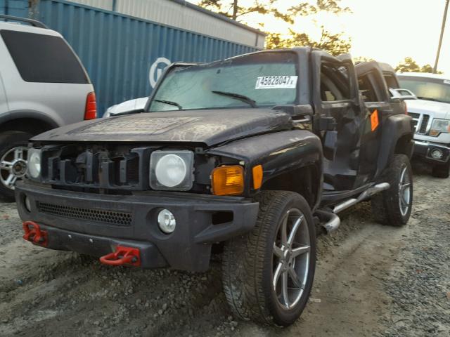 5GTDN136068304103 - 2006 HUMMER H3 BLACK photo 2