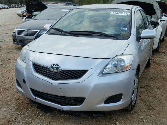 JTDBT4K34C1416436 - 2012 TOYOTA YARIS SILVER photo 2