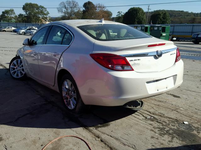 2G4GR5ER4D9165906 - 2013 BUICK REGAL WHITE photo 3