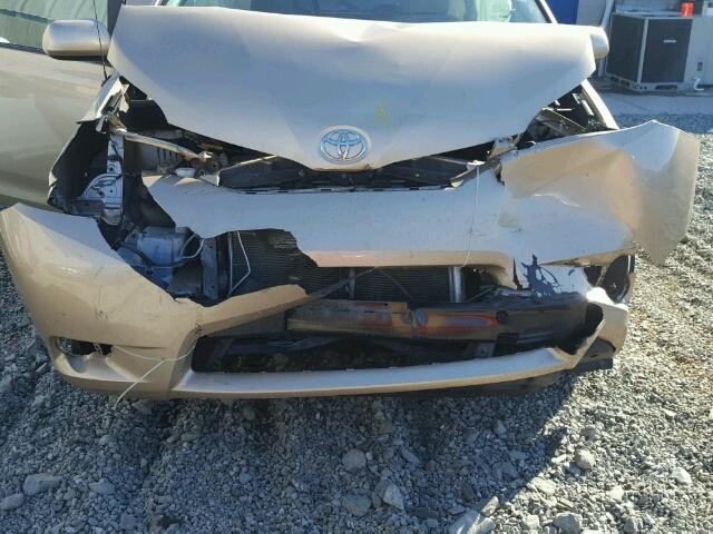 5TDKK3DC0CS252955 - 2012 TOYOTA SIENNA LE GOLD photo 7