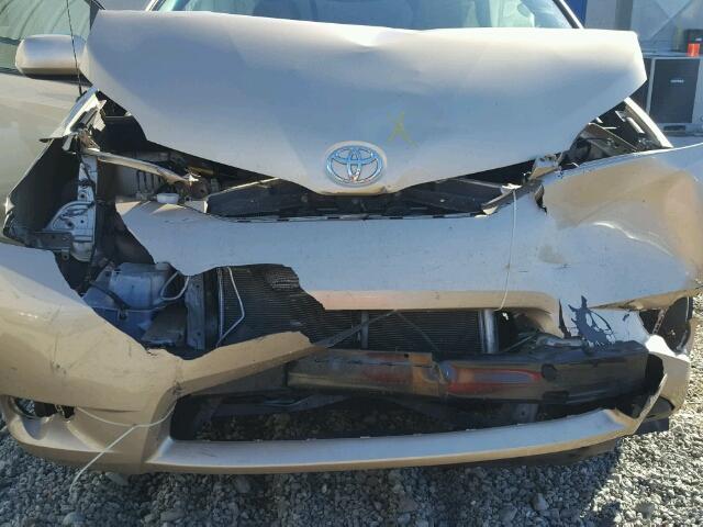 5TDKK3DC0CS252955 - 2012 TOYOTA SIENNA LE GOLD photo 9