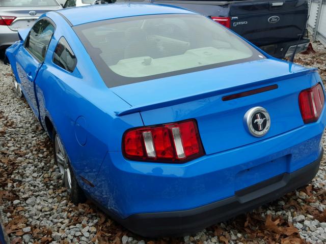 1ZVBP8AN2A5154403 - 2010 FORD MUSTANG BLUE photo 3