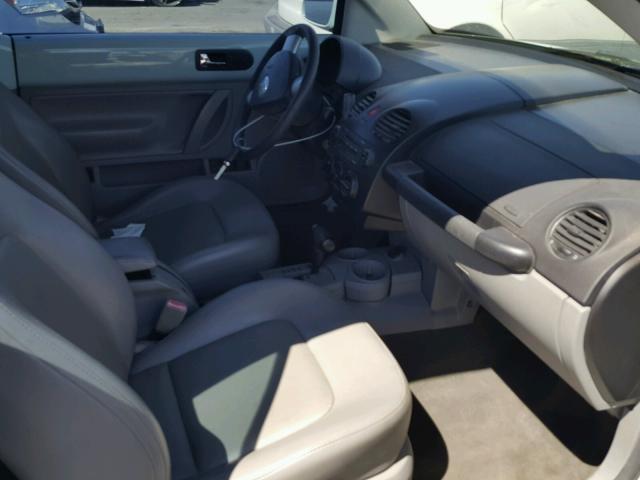 3VWCD31Y15M303555 - 2005 VOLKSWAGEN NEW BEETLE Mavi foto 5