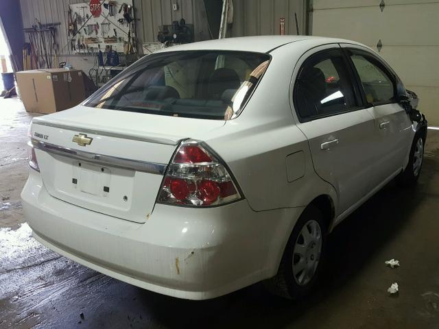 KL1TD56E39B692457 - 2009 CHEVROLET AVEO LS WHITE photo 4