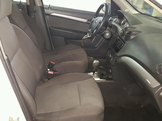 KL1TD56E39B692457 - 2009 CHEVROLET AVEO LS WHITE photo 5