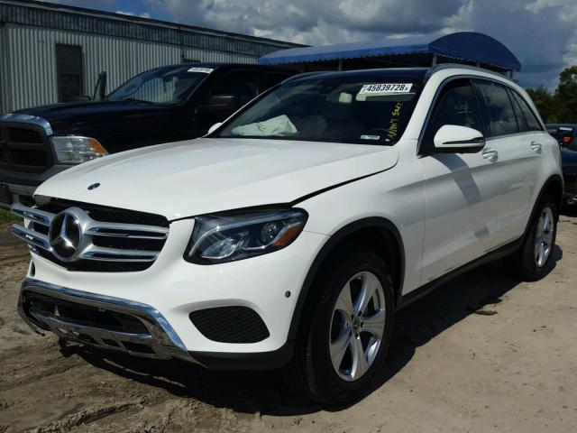 WDC0G4JB0JV032237 - 2018 MERCEDES-BENZ GLC 300 WHITE photo 2