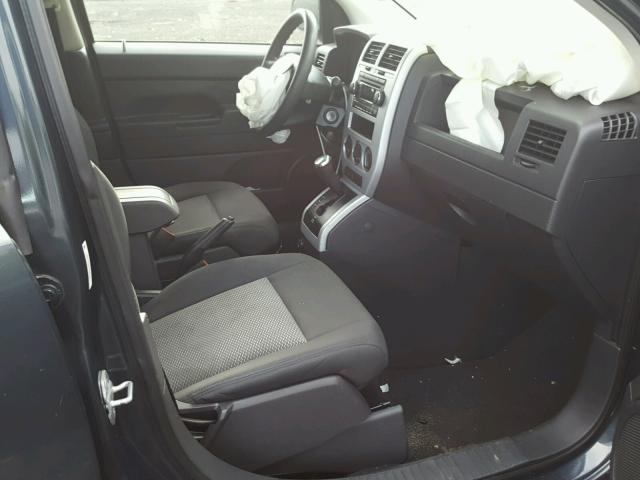 1J8FF47W68D591796 - 2008 JEEP COMPASS SP GRAY photo 5