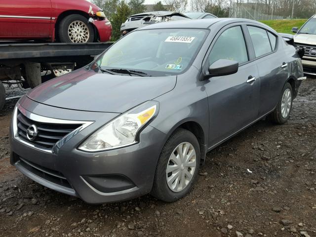 3N1CN7AP0GL909150 - 2016 NISSAN VERSA S GRAY photo 2