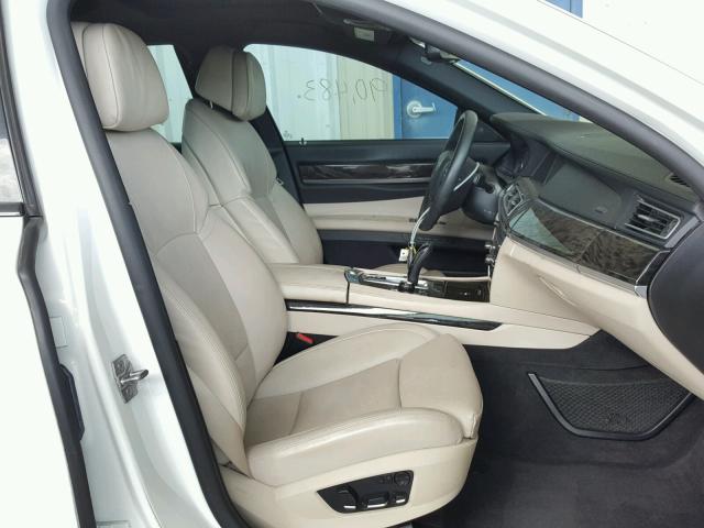 WBAKB8C5XCC963979 - 2012 BMW 750LI WHITE photo 5
