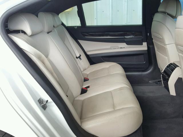 WBAKB8C5XCC963979 - 2012 BMW 750LI WHITE photo 6