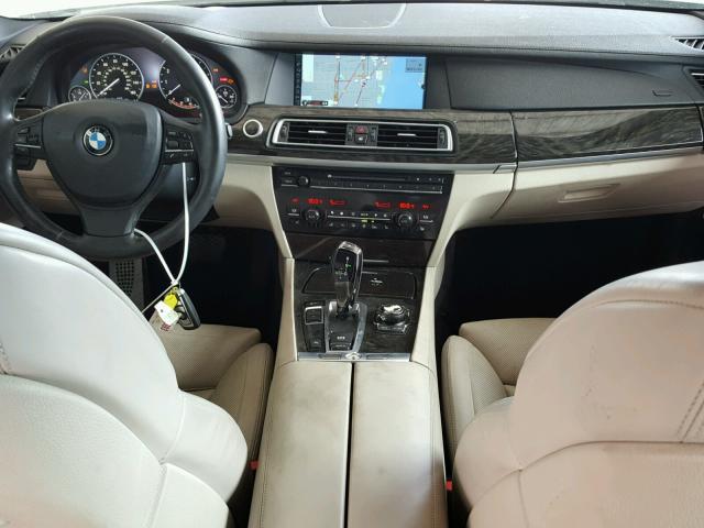 WBAKB8C5XCC963979 - 2012 BMW 750LI WHITE photo 9