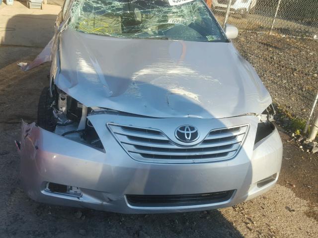 4T4BE46KX9R135889 - 2009 TOYOTA CAMRY BASE SILVER photo 7