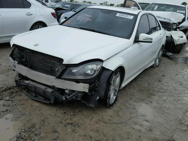 WDDGF4HB6EG224114 - 2014 MERCEDES-BENZ C 250 WHITE photo 2