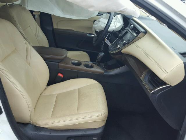 4T1BK1EB8DU034989 - 2013 TOYOTA AVALON BAS 白色 照片 5