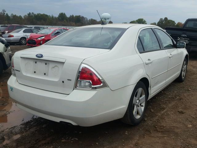 3FAHP07Z68R118266 - 2008 FORD FUSION SE WHITE photo 4