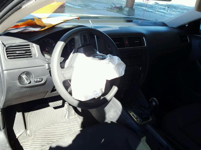 3VW2K7AJ7DM267381 - 2013 VOLKSWAGEN JETTA BASE BLACK photo 9