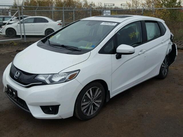 3HGGK5H86HM102929 - 2017 HONDA FIT EX WHITE photo 2