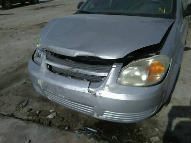 1G1AK55F877329077 - 2007 CHEVROLET COBALT LS SILVER photo 9