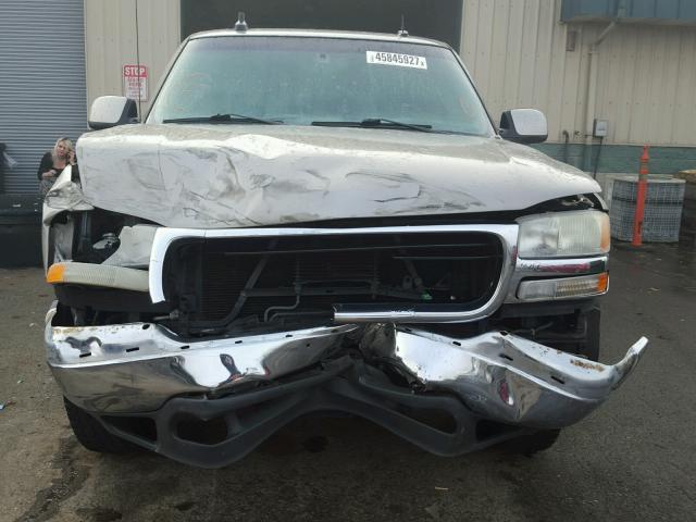 1GKEC13T73J110524 - 2003 GMC YUKON SILVER photo 9