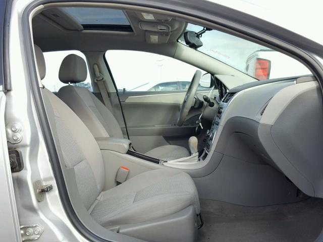 1G1ZH57B09F257389 - 2009 CHEVROLET MALIBU 1LT SILVER photo 5