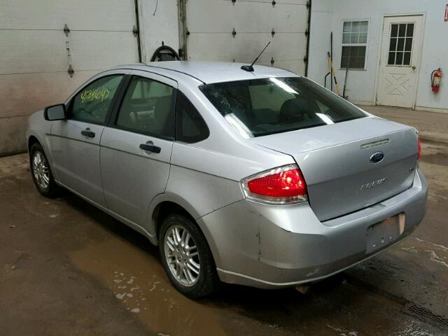 1FAHP3FN5BW146922 - 2011 FORD FOCUS SE SILVER photo 3