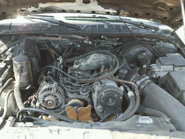 1GNDT13W6W2182080 - 1998 CHEVROLET BLAZER BLACK photo 7