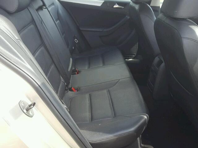 3VWDP7AJ4DM237037 - 2013 VOLKSWAGEN JETTA SE 金色 照片 6