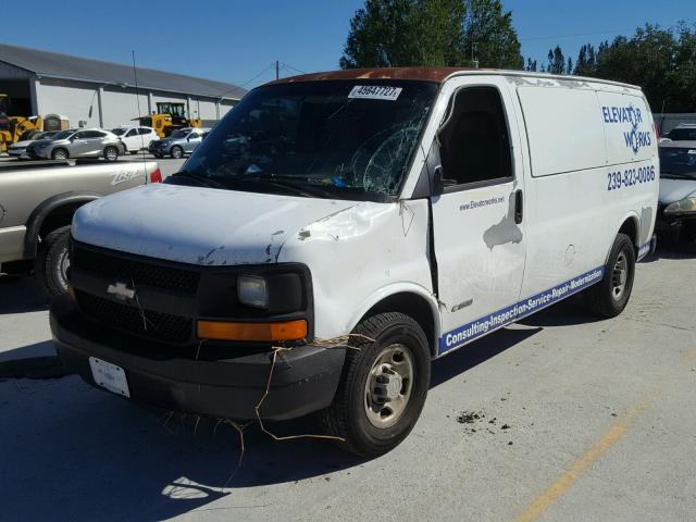 1GCGG25V361201758 - 2006 CHEVROLET EXPRESS G2 WHITE photo 2