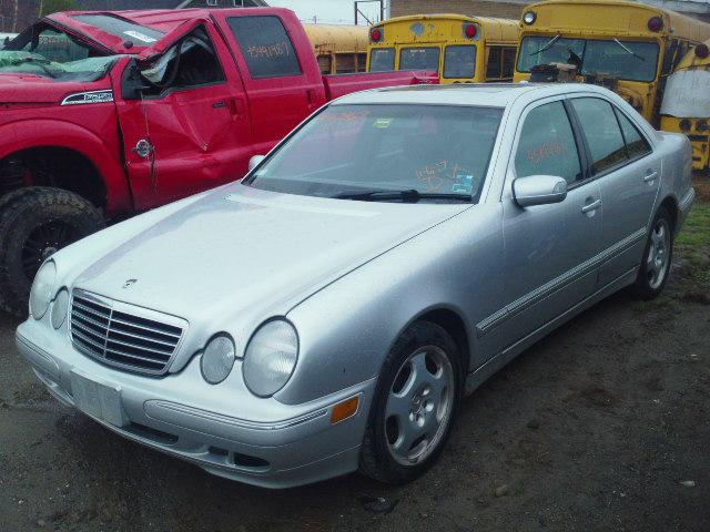 WDBJF83J61X051676 - 2001 MERCEDES-BENZ E430 SILVER photo 2