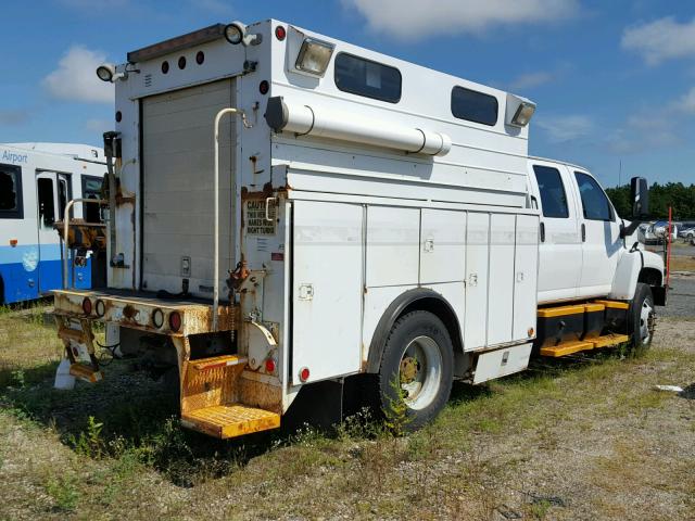 1GDM7D1C43F513245 - 2003 GMC C7500 C7E0 WHITE photo 4