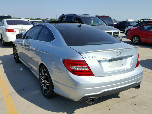 WDDGJ4HB9DG012501 - 2013 MERCEDES-BENZ C250 BLUE photo 3