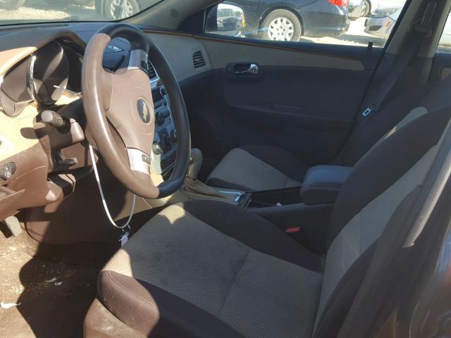 1G1ZC5EB7AF143203 - 2010 CHEVROLET MALIBU 1LT ნაცრისფერი ფოტო 5