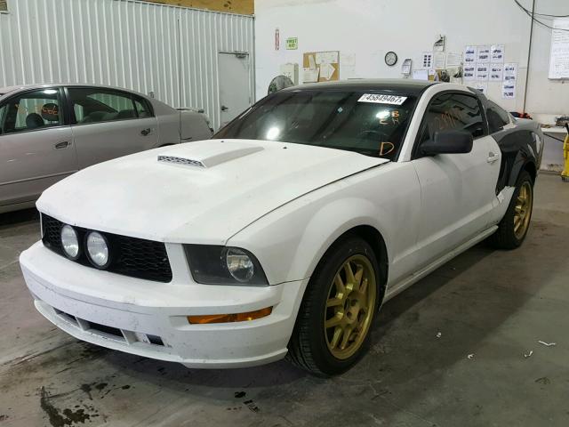 1ZVHT82H775261129 - 2007 FORD MUSTANG GT TWO TONE photo 2