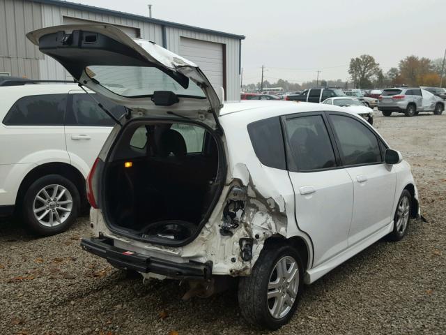 JHMGD38657S056090 - 2007 HONDA FIT S WHITE photo 4