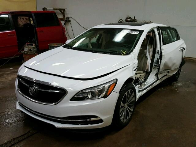 1G4ZS5SS4JU117499 - 2018 BUICK LACROSSE WHITE photo 2