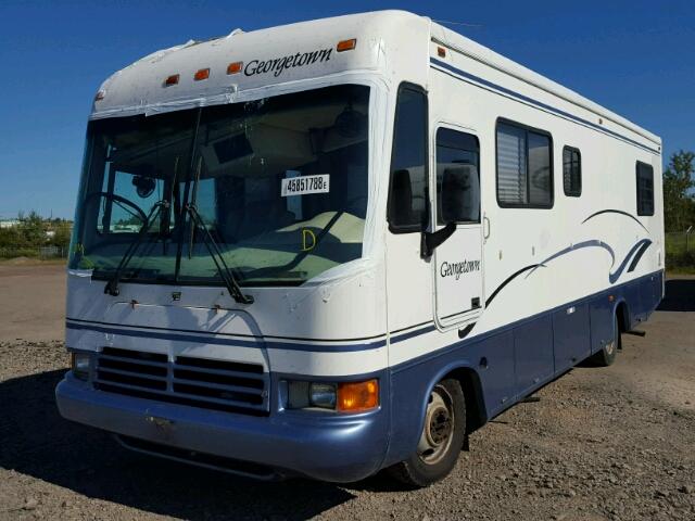 5B4LP37JXY3317907 - 2000 WORKHORSE CUSTOM CHASSIS MOTORHOME BLUE photo 2