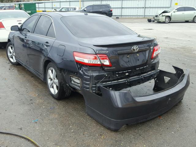 4T1BF3EK2BU230133 - 2011 TOYOTA CAMRY BASE GRAY photo 3