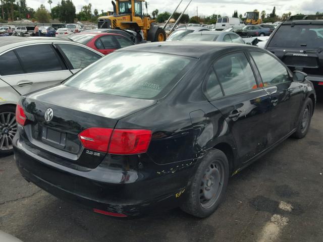 3VWDZ7AJ4BM074672 - 2011 VOLKSWAGEN JETTA SE BLACK photo 4