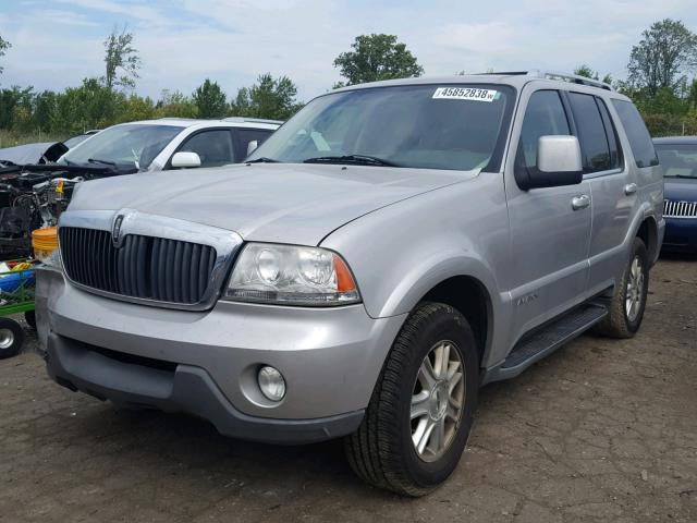 5LMEU88H94ZJ16374 - 2004 LINCOLN AVIATOR 银色 照片 2