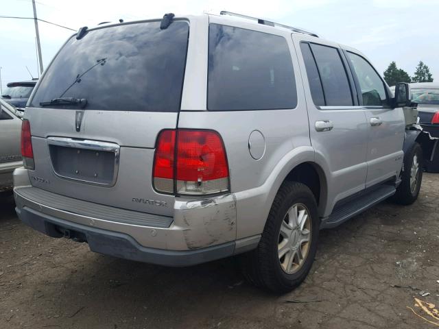 5LMEU88H94ZJ16374 - 2004 LINCOLN AVIATOR 银色 照片 4