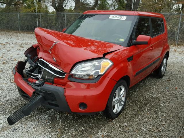 KNDJT2A26B7259321 - 2011 KIA SOUL RED photo 2