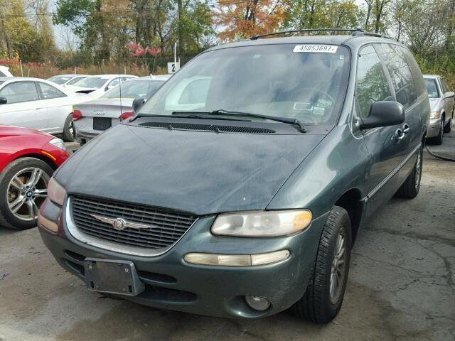 1C4GP64L5YB643896 - 2000 CHRYSLER TOWN & COU GREEN photo 2