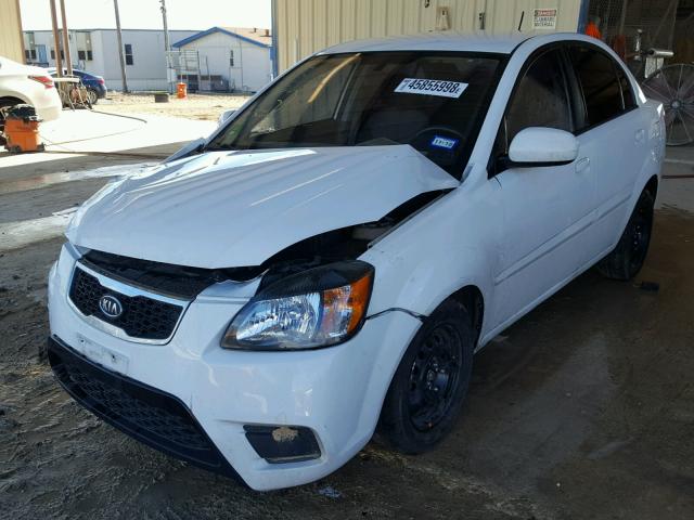 KNADH4A37B6954820 - 2011 KIA RIO BASE WHITE photo 2