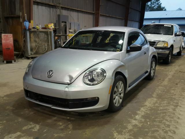 3VWFP7AT8DM637645 - 2013 VOLKSWAGEN BEETLE SILVER photo 2