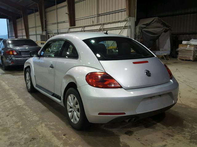 3VWFP7AT8DM637645 - 2013 VOLKSWAGEN BEETLE SILVER photo 3