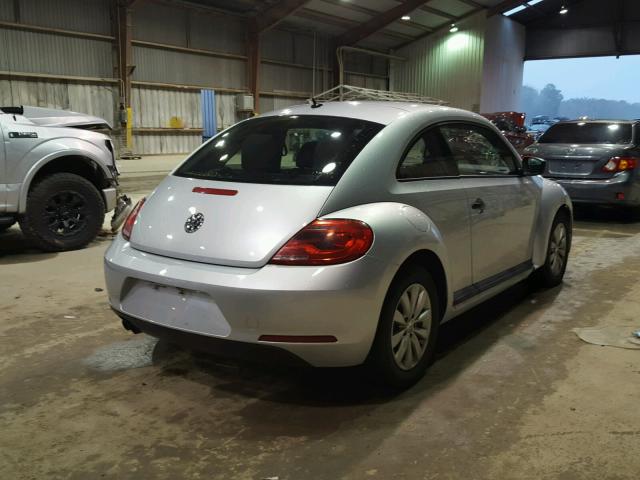 3VWFP7AT8DM637645 - 2013 VOLKSWAGEN BEETLE SILVER photo 4