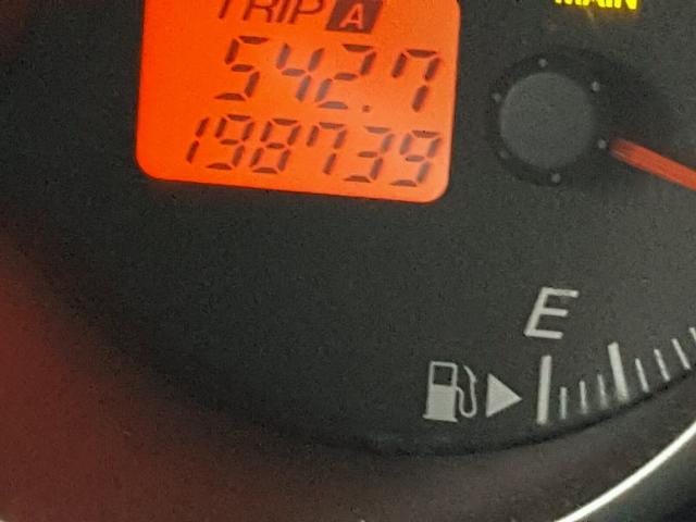 JM1BK12F761460639 - 2006 MAZDA 3 I RED photo 8