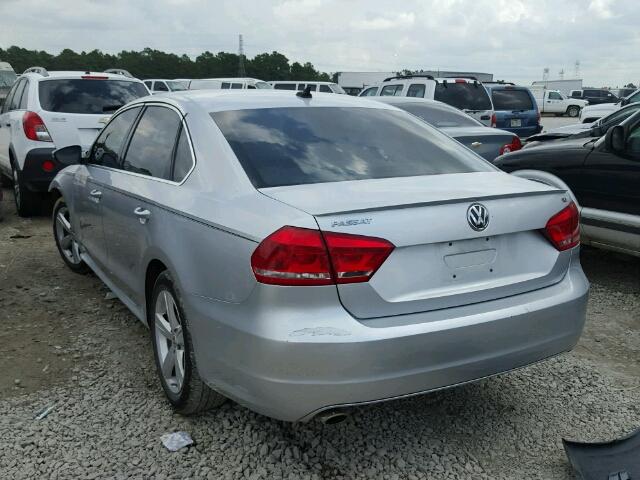 1VWBH7A3XCC058670 - 2012 VOLKSWAGEN PASSAT SE SILVER photo 3